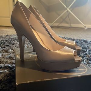 Enzo Angiolini statement heels